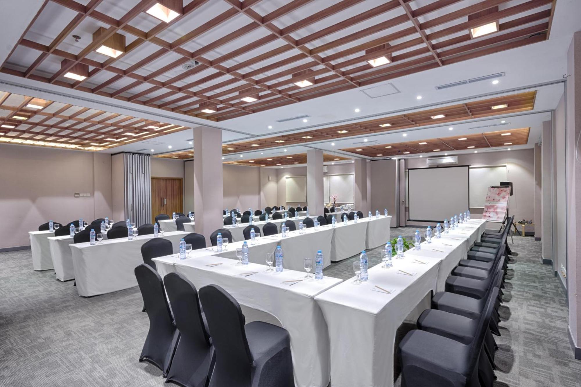 Kuretakeso Kemang Hotel Jakarta Extérieur photo
